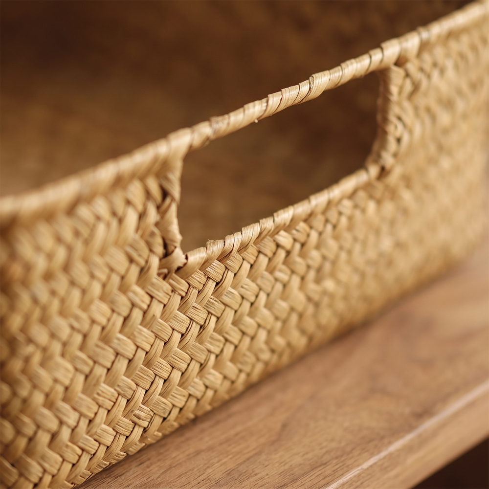 Woven Seagrass Basket, Natural Wicker Storage for Fruit, Bread and Towels, Kitchen Table and Home Decor, S or M