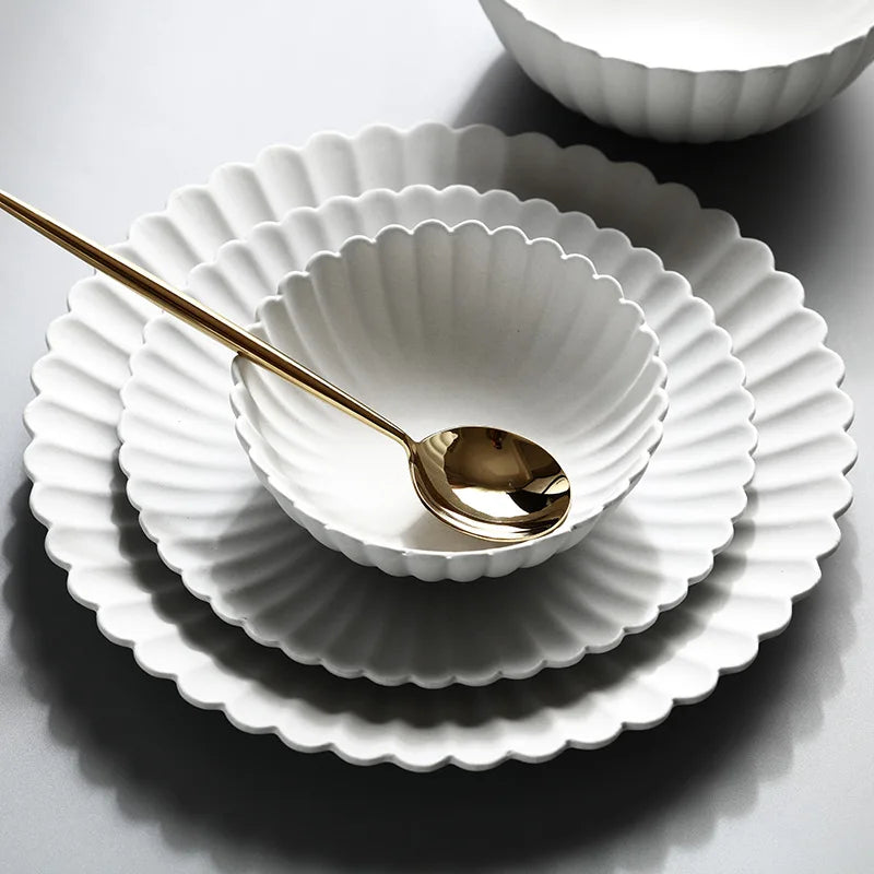 Chrysanthemum Ceramic Plate, Frosted Flower-Shaped Dessert and Serving Plate, Bowls and Plates in Four Sizes