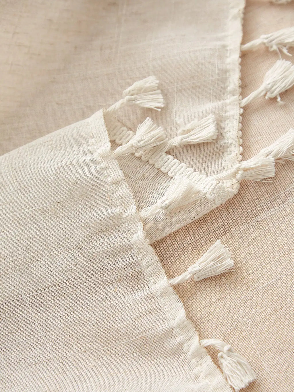 Tassel Tablecloth, product photo 6