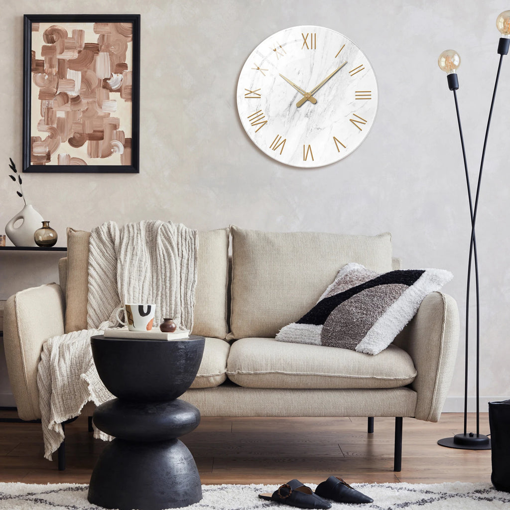 Marble-Look Glass Wall Clock, 35 cm Silent Clock with Gold Roman Numerals for Living Room and Bedroom