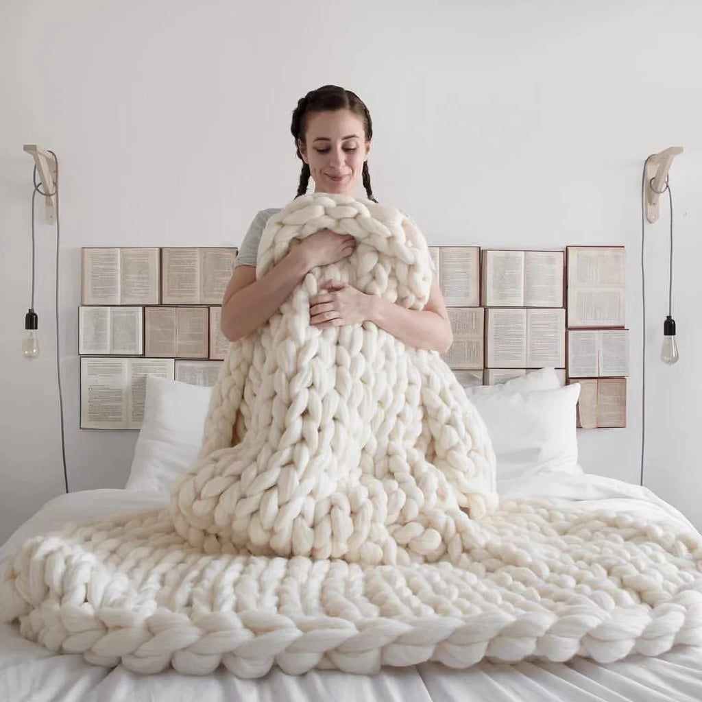Chunky Knit Blanket, Thick Knitted Throw for Sofa, Bed and Reading Chair, Cream, Beige, Light Grey or Forest Green
