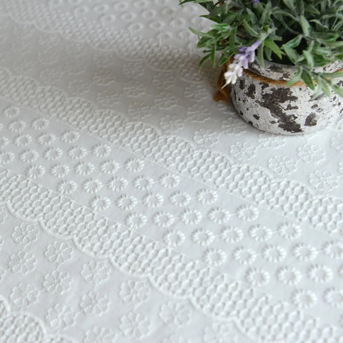 Ruffled White Cotton Tablecloth with Lace Trim, French Farmhouse Table Cover for Dining Table, Holidays and Christmas, Four Sizes