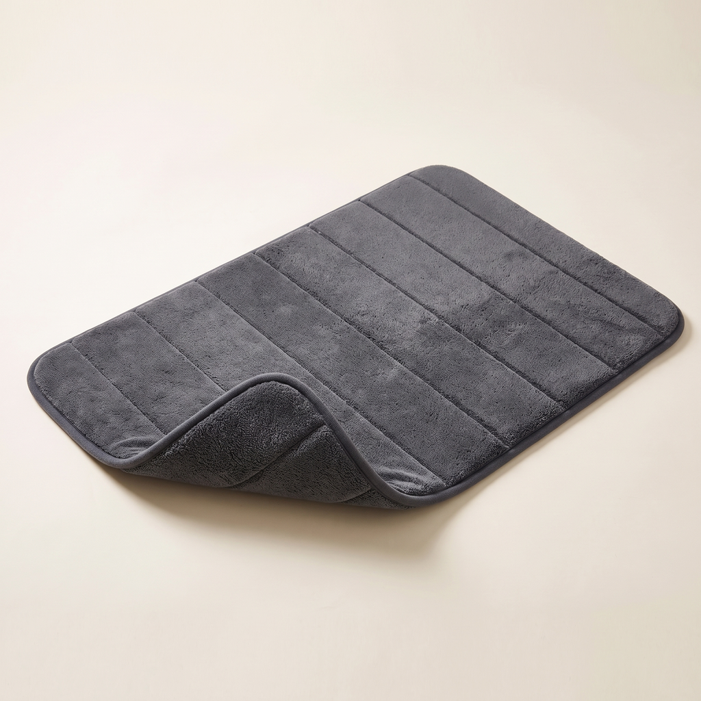 Soft striped bath mat, product photo