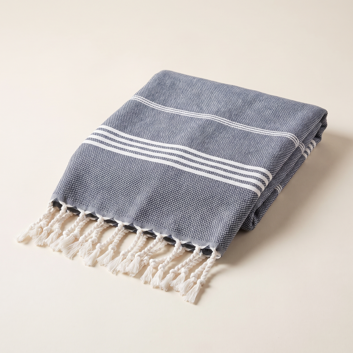 Turkish-style towel with tassels, product photo