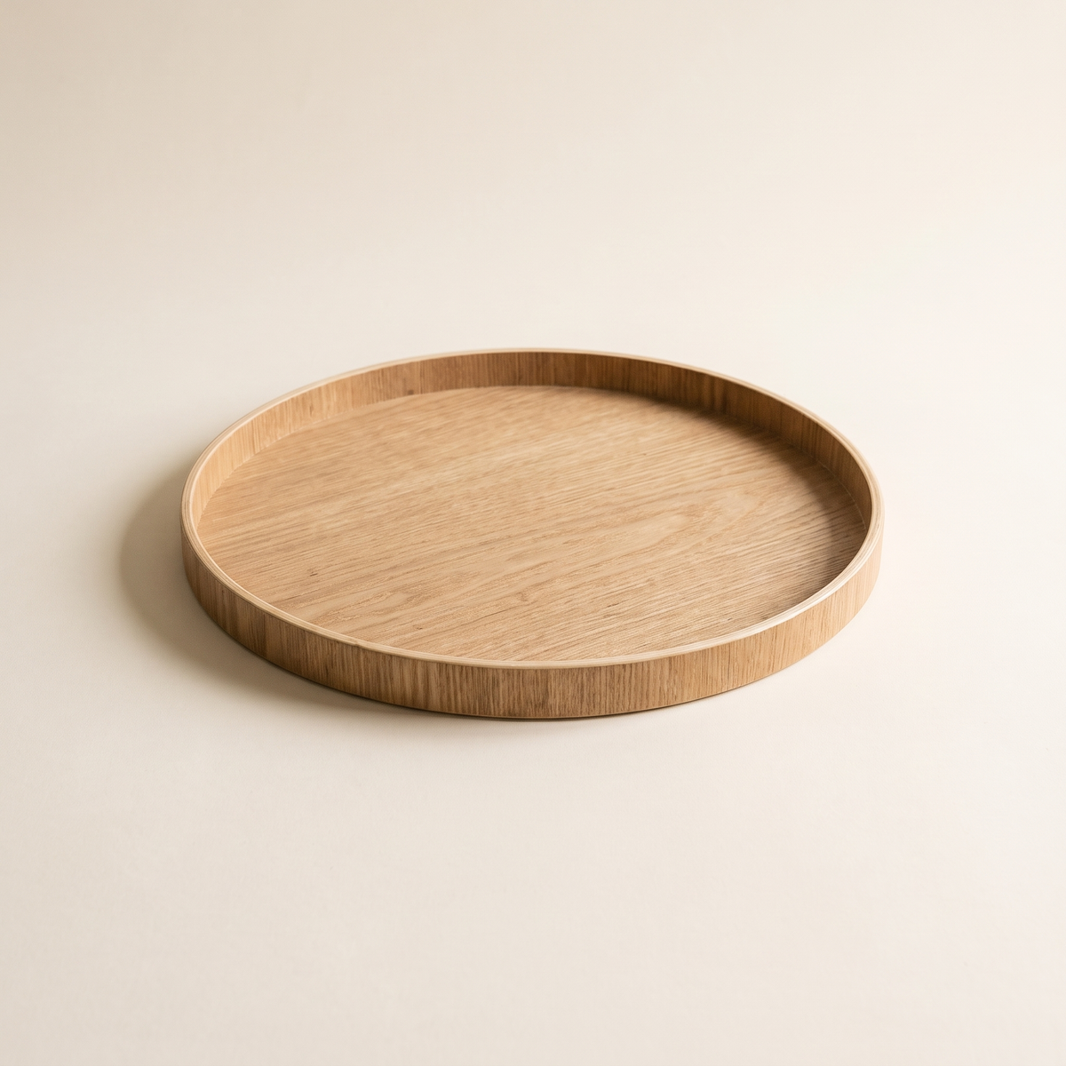 Round wooden serving tray, product photo